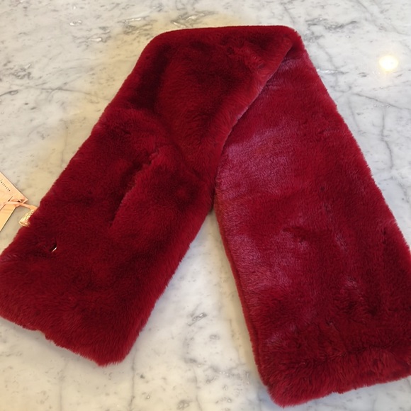 Alessia Massimo Red Faux Fur Pull Thru Scarf NEW - Picture 5 of 6